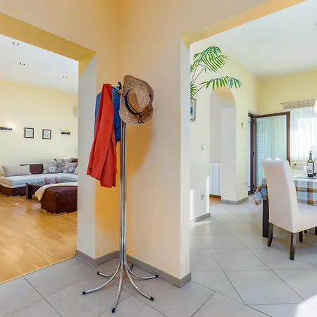 Apartment Luana A1 *